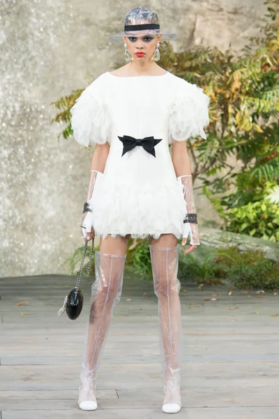 Look 75